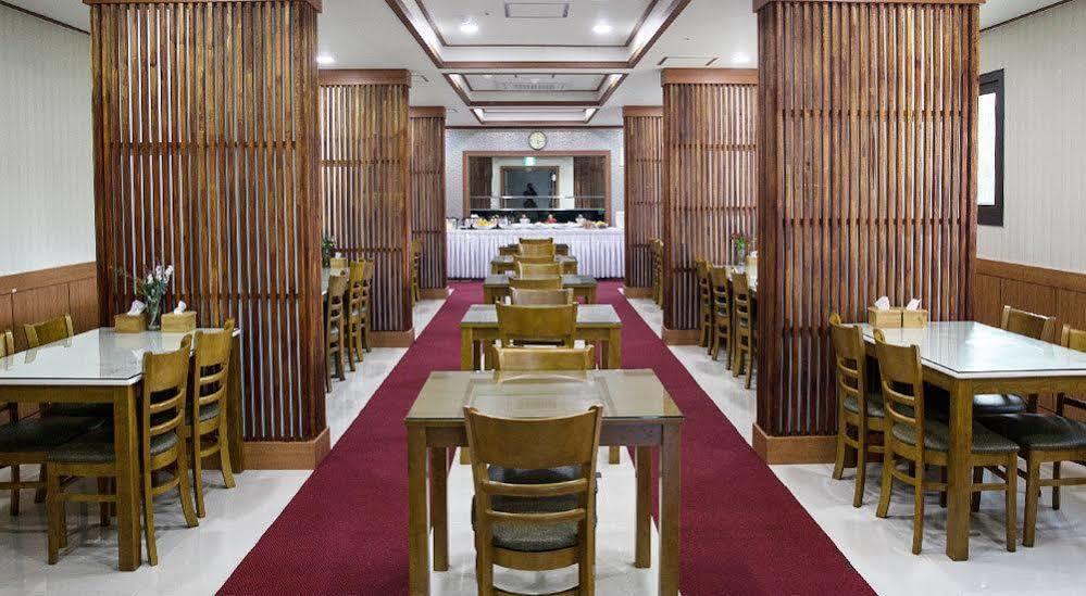 Ra Tourist Hotel Jeju Esterno foto