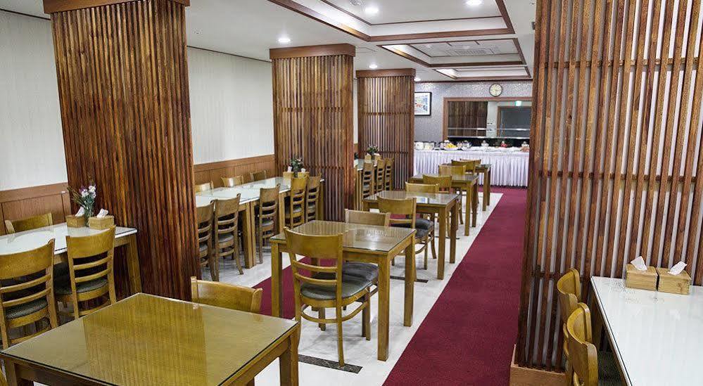 Ra Tourist Hotel Jeju Esterno foto