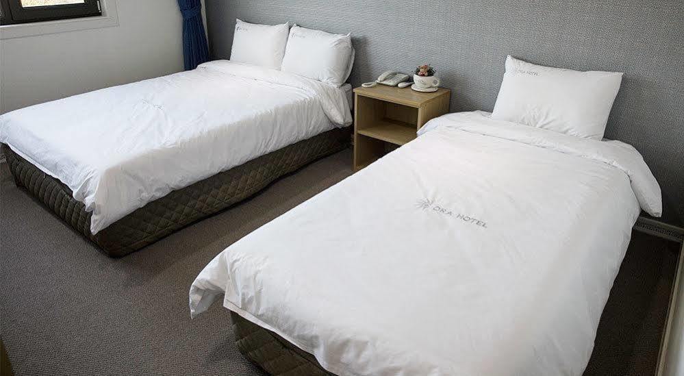 Ra Tourist Hotel Jeju Esterno foto