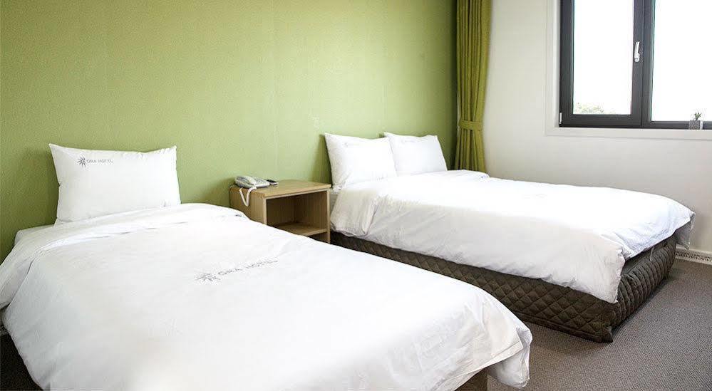 Ra Tourist Hotel Jeju Esterno foto